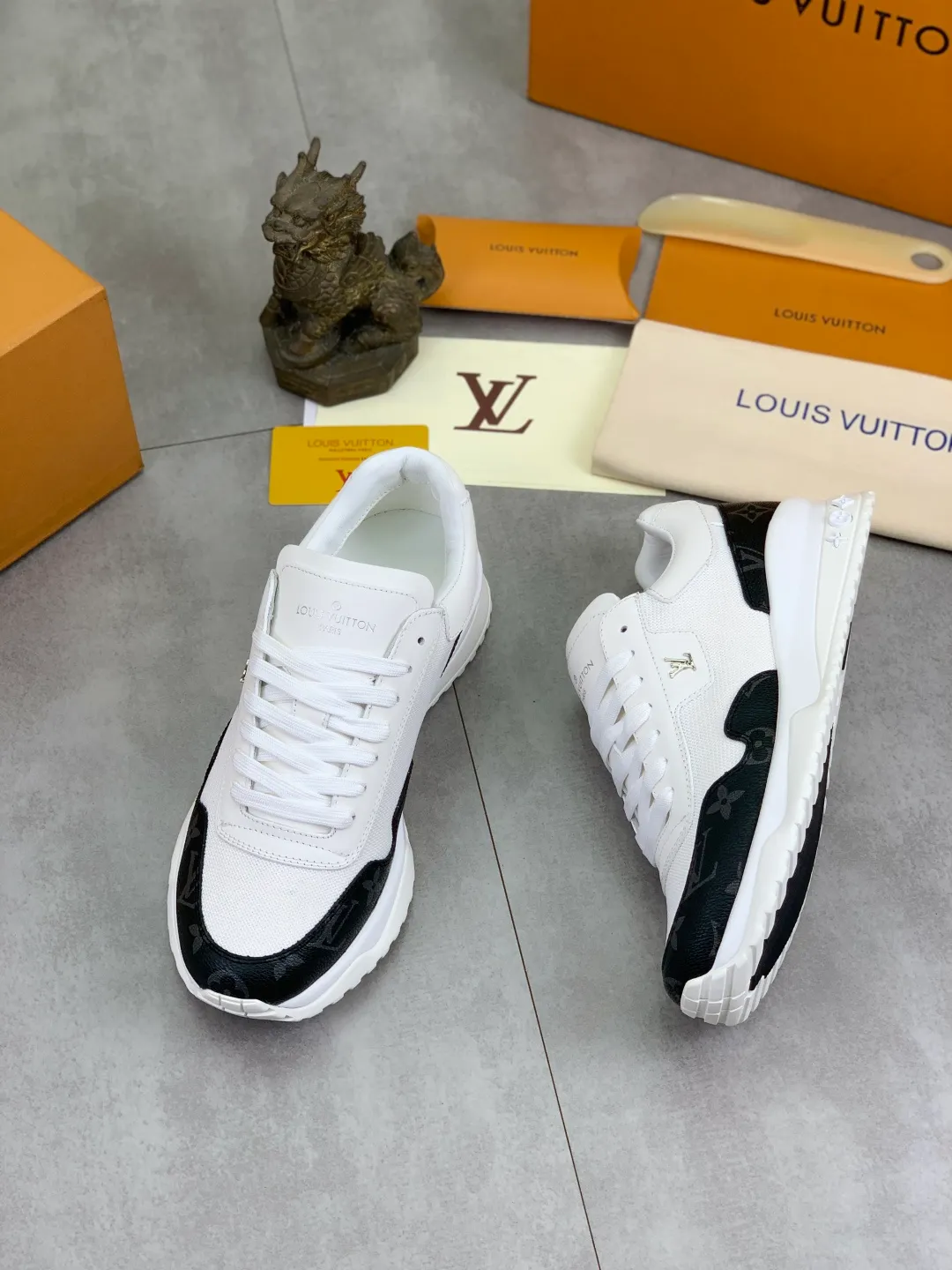 Men's men's shoes P680 new style 💶[LOUIS VUITTON] (original order) new style 🍀LV Louis Vuitton * - top version of LV classic trendy shoes! Use imported original cowhide and water-dyed cowhide lining. The latest original wear-resistant TPU combination outsole! High quality products! Multiple colors available, code number: 38-44 (45 46 customized)